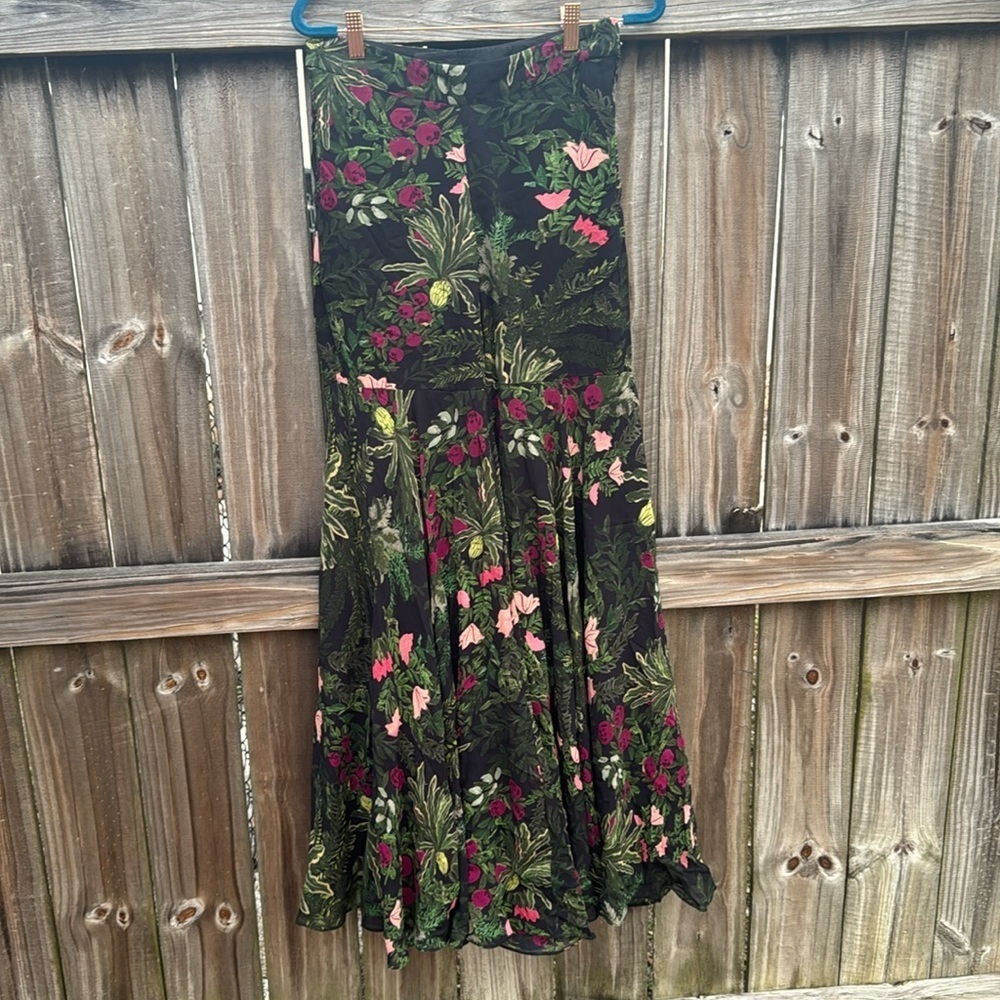 Prints by Radhika Jaipur, multi colored flared pants, size 28 - Picture 3 of 8